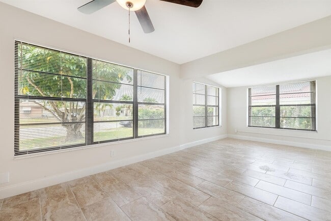 Photo - 1301 W 1st St Casa