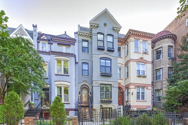 Building Photo - 3453 Holmead Pl NW