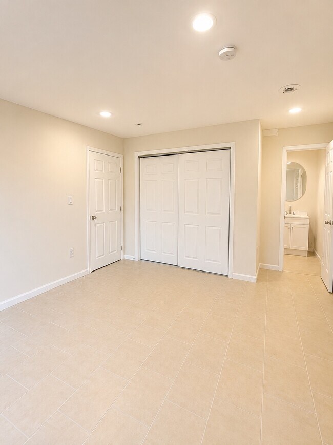 Photo - 105 Chandler Ave Unit 2