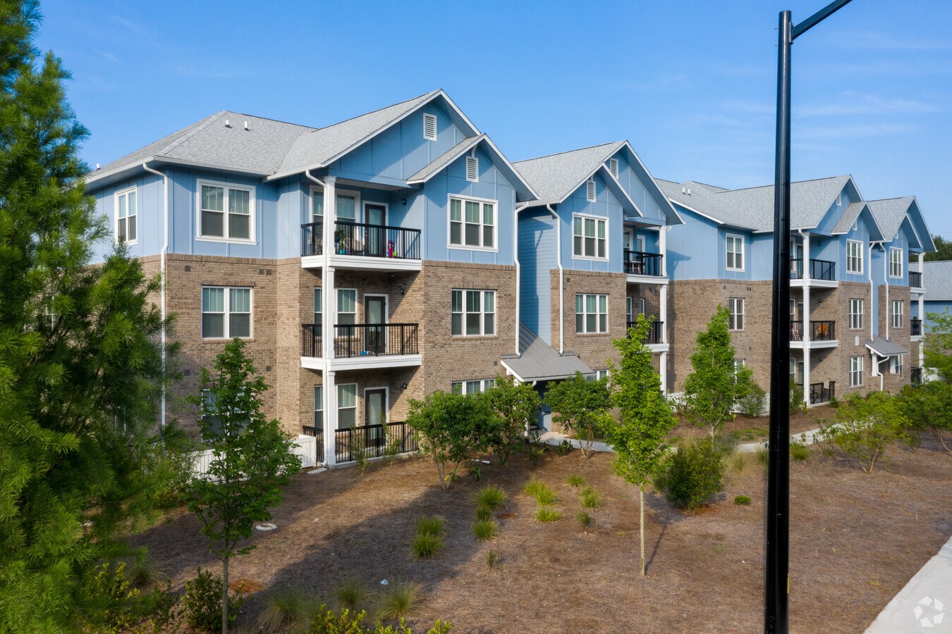 Oakside Apartments - Oakside Apartments