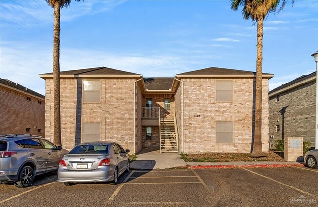 Building Photo - 12 Oasis Dr Unit 4