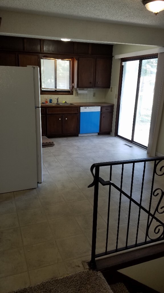 Photo - 3130-32 S. Pinecrest Unit 3130