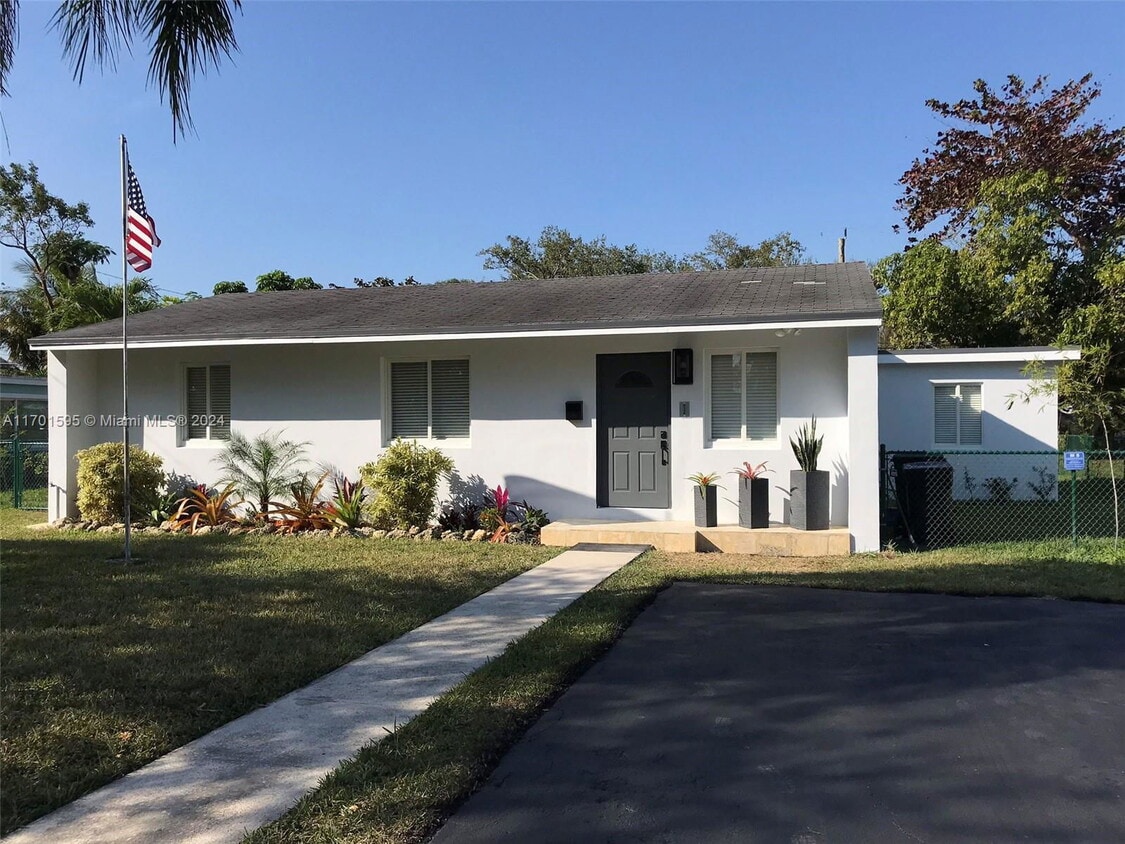 Photo - 6520 Southwest 63rd Court, South Miami, FL 33143 - 4 BR 3 BA Single-Family Home