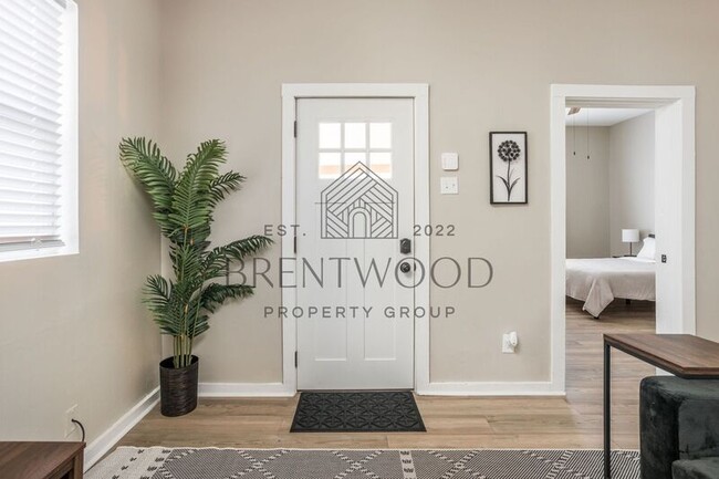 Photo - 929 N Tremont St