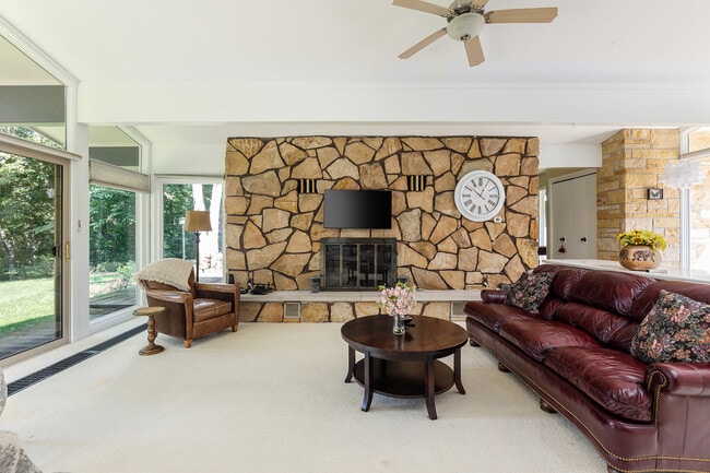 Photo - 3528 Potter Rd