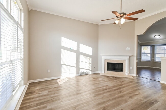 Photo - 7140 Hunter's Forest Dr