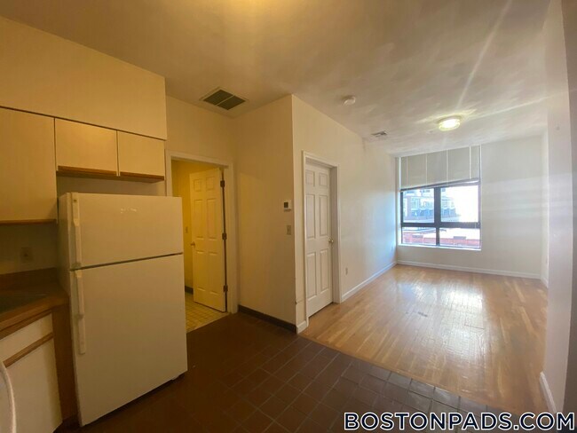 Photo - 81 Essex St Unit 84