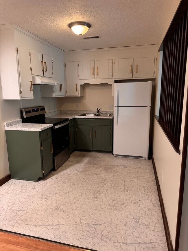 Building Photo - 176 Deer Creek Dr Unit A