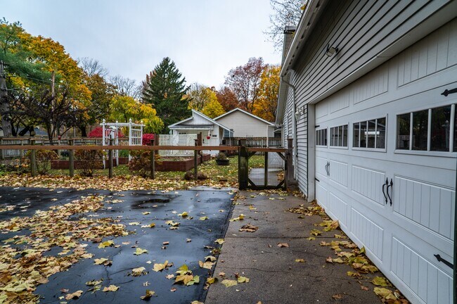 Photo - 422 S Michigan Ave