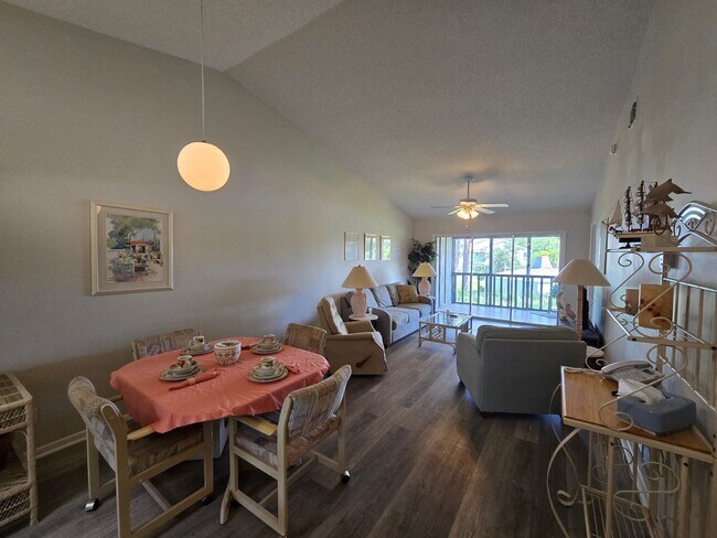 Photo - 2/2 Condo in Golf Lake Villas -North Fort ...