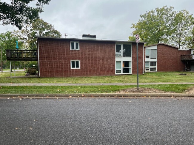 Building Photo - First-Floor One Bedroom, One Bathroom Apartment on S. Corl Street
