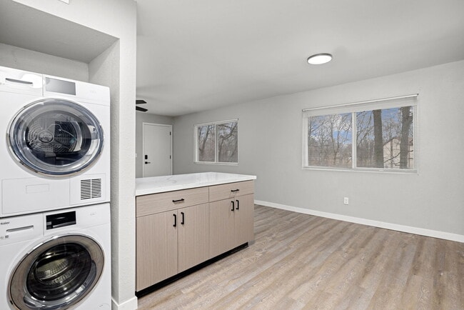 Photo - 50 Devon Ct Unit B-12