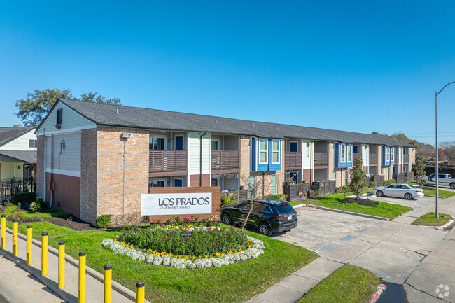 Building Photo - Los Prados Apartment Homes