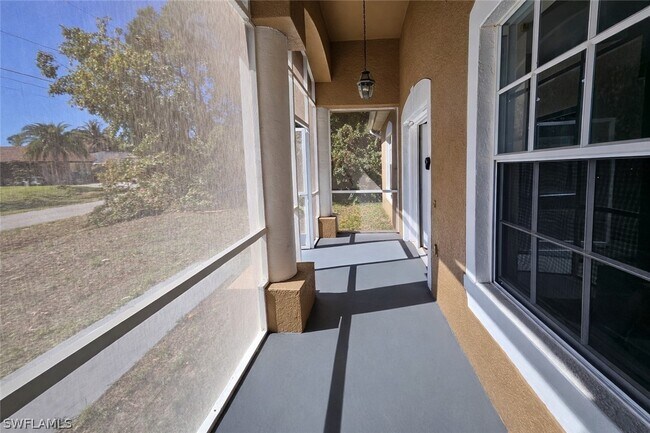 Photo - 2502 10th St W