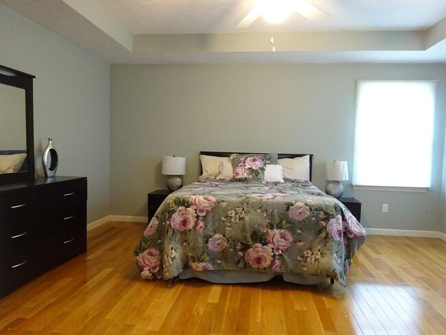 Master Bedroom - 24 Autumn Ln Unit 24