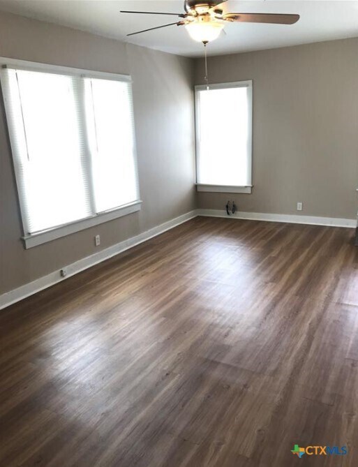 Photo - 305 E Sabine St Unit A