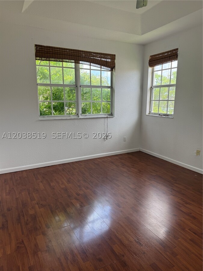 Photo - 551 NE 21st Terrace
