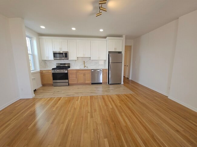 Building Photo - 1700 John F. Kennedy Blvd Unit 42