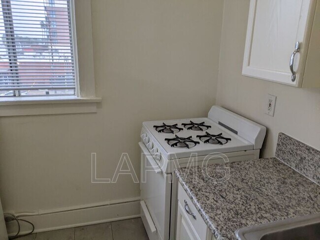 Photo - 2913 S. Flower Street Unit C05