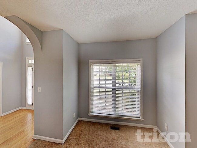 Photo - 4047 Heritage Crossing Point SW