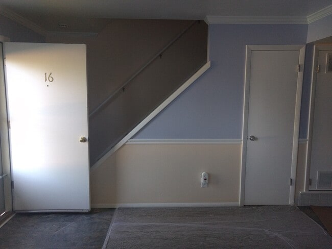 Photo - Updated 2 Bed 1 Bath Townhouse close to downtown Louisville