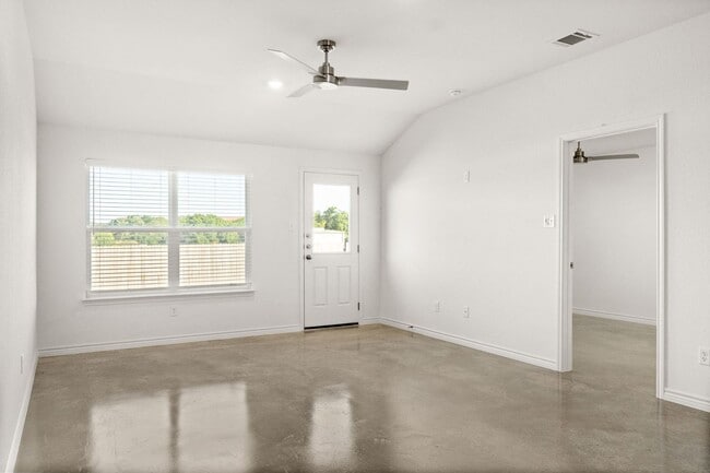 Photo - 1259 Concord Dr Unit B