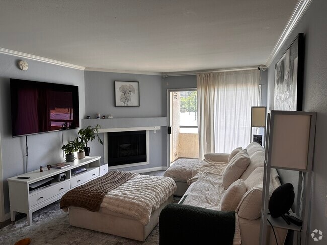 Building Photo - 5565 Canoga Ave Unit 113 Rental
