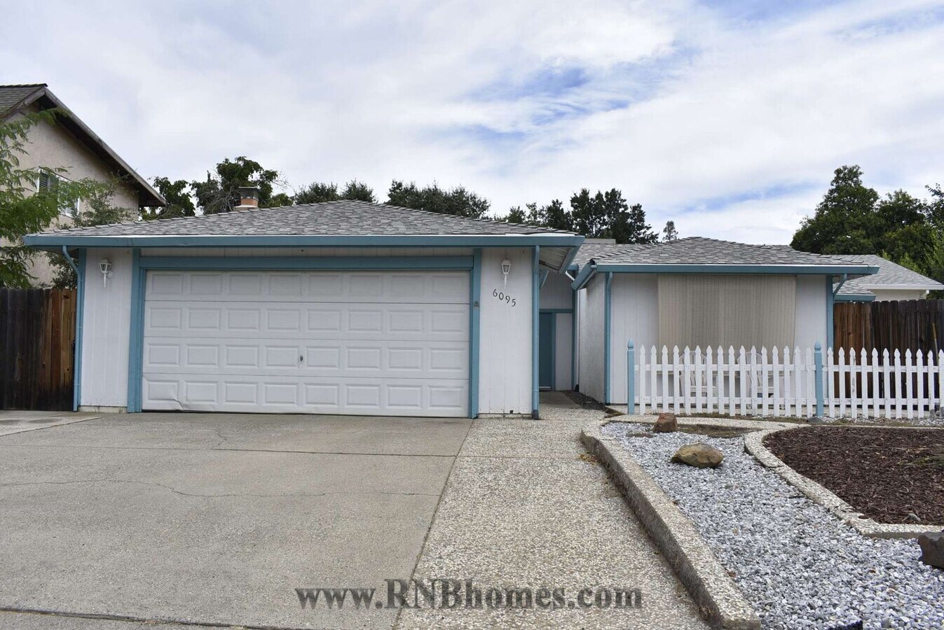 Photo - 6095 Rainier Ave