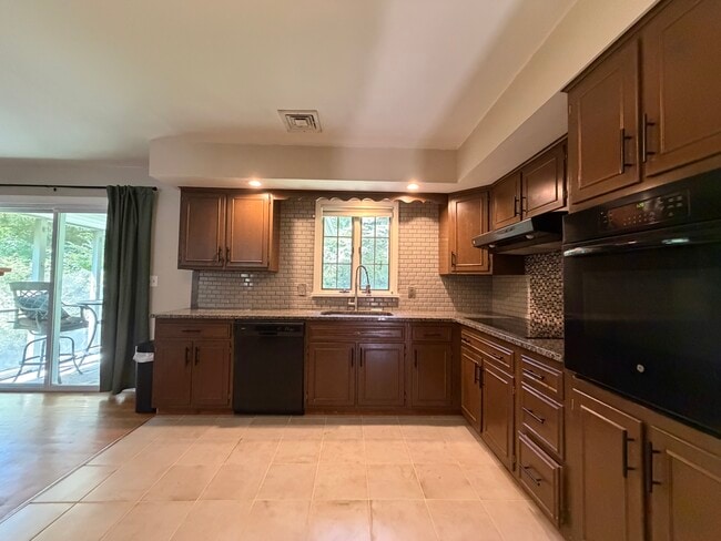 Photo - 133 Armstrong Dr