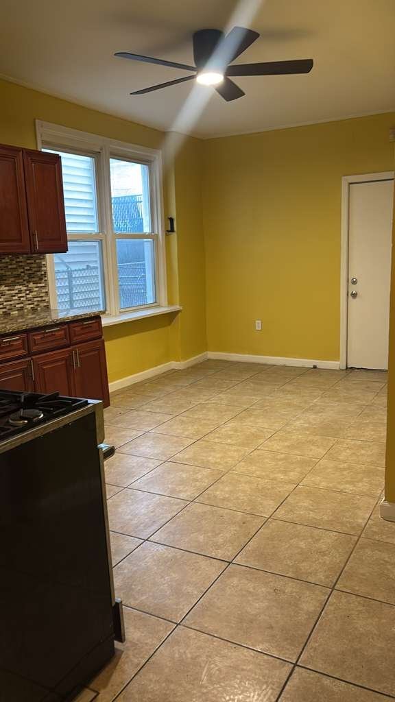 Photo - 375 6th Ave W Unidad 1