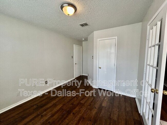 Photo - 2303 Bantry Ln