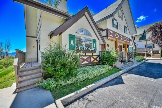 340 Rainbow Ln