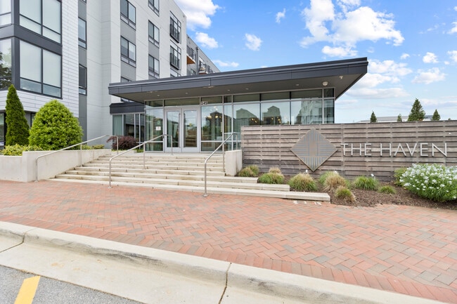 Building Photo - 145 Riverhaven Dr Unit 305