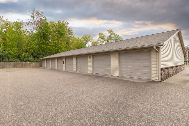 Photo - Charlotte Court Apartments