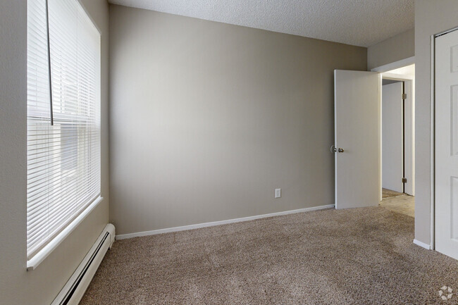 2BR, 1BA - 750SF - Bedroom 1