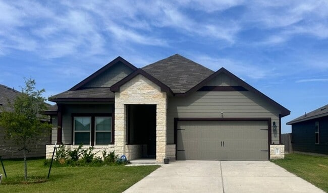 Building Photo - 4 Bedroom, 3 Bath and a Study Bryan in Ple...