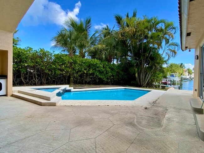 Photo - 400 Corsair Dr