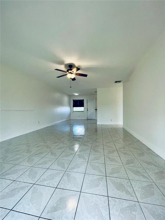 Photo - 700 Layne Blvd Unidad 309A