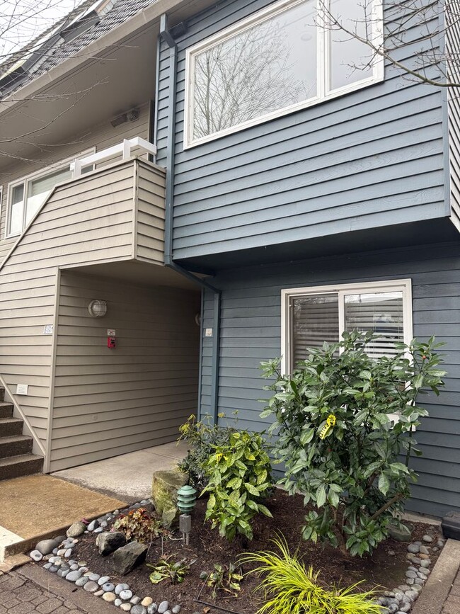 Photo - Beautiful Hayden Bay Condo with Mount Hood, River and Marina Views!