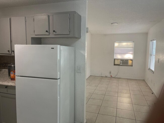 4570 Transport Rd Unidad Transport Rd C