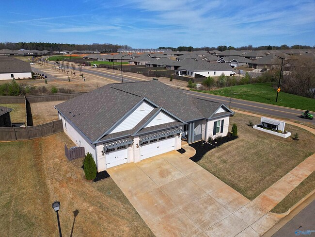 Photo - 401 Peach Orch Ln