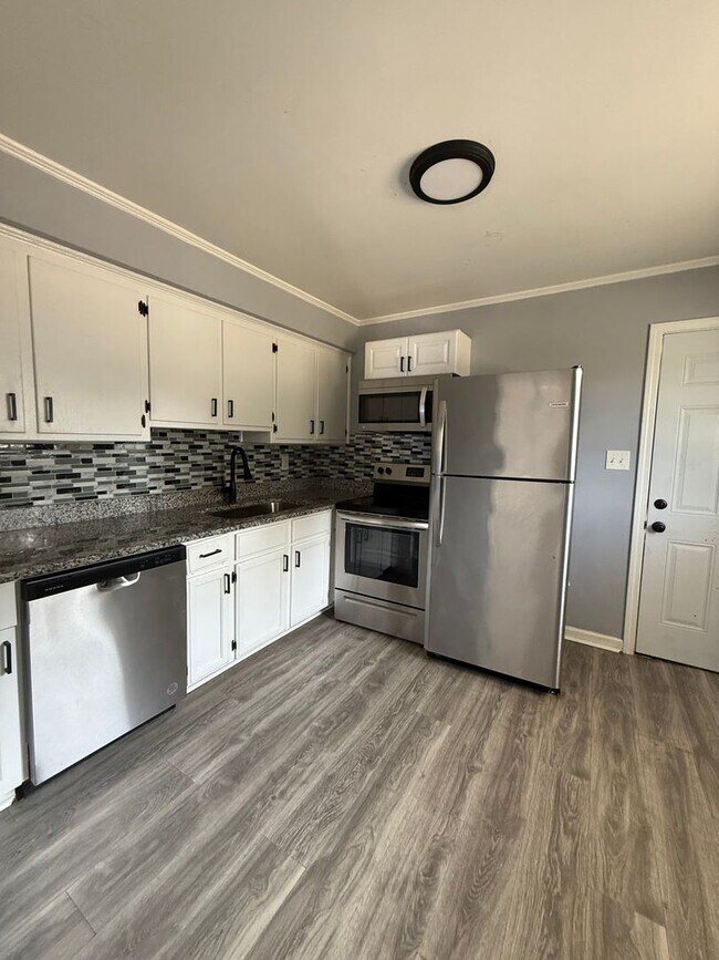 Photo - Newley Remodeled Duplex in Macon - housing voucher approved