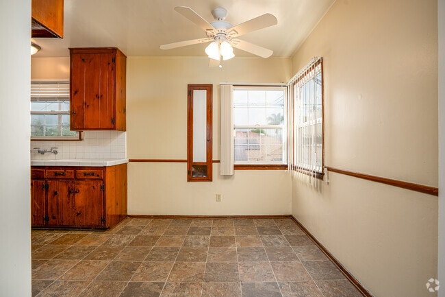 1BR, 1BA - 450SF - Dining Room - 1905-1909 W. Alameda Unit 1909A