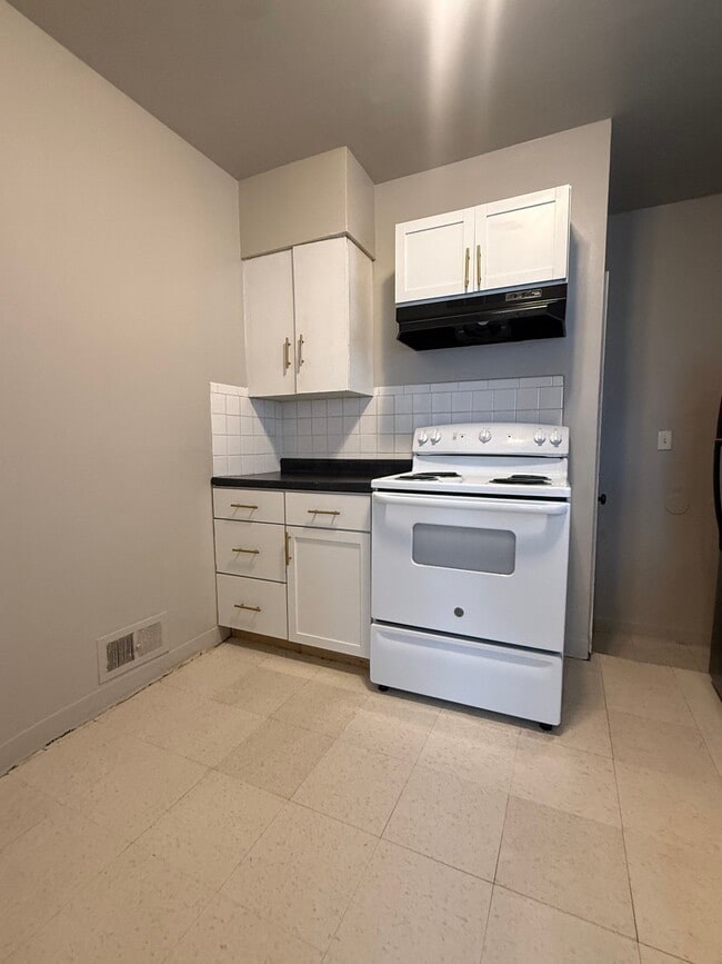 Photo - 1603 E Rudisill Blvd