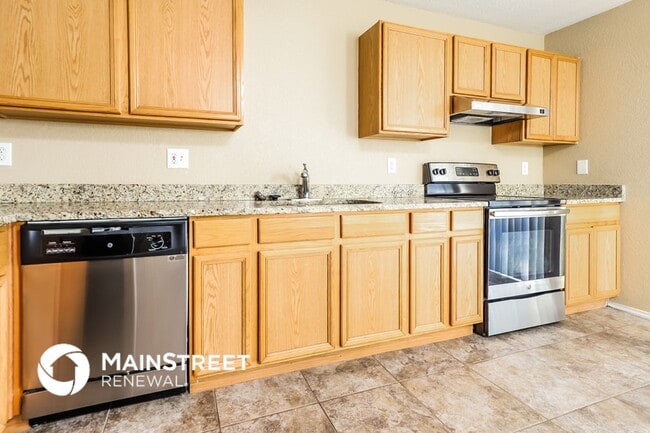 Photo - 428 Centroloma St