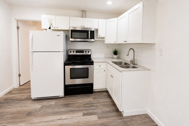 Photo - 3903 Midforest Dr