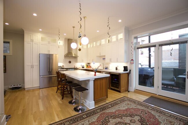 Photo - 4133 N Kenmore Ave Unidad S3