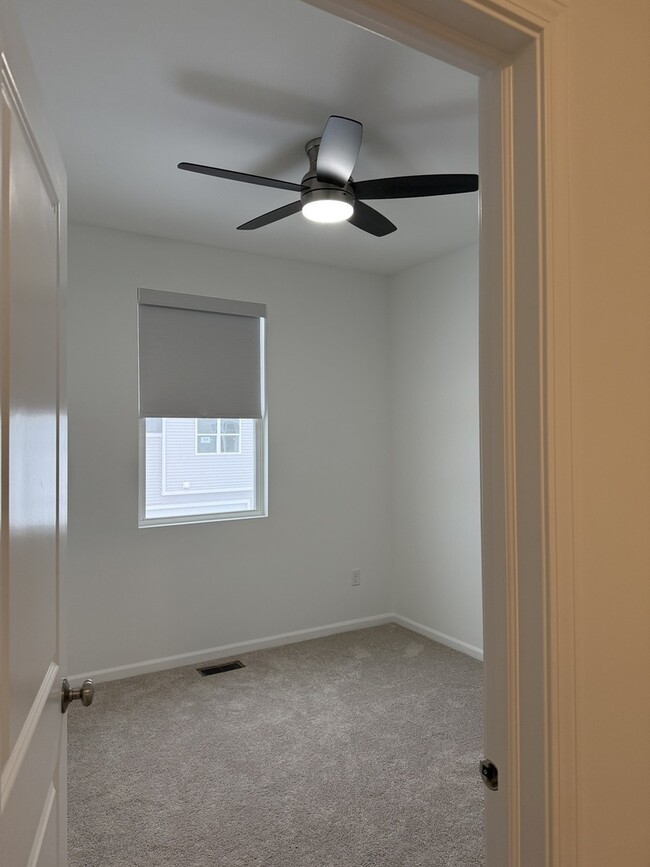 Photo - 287 Kingsport Dr