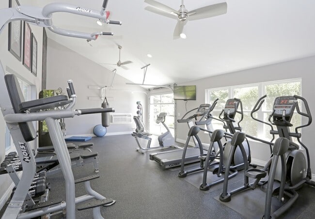 Photo - Skyridge Club Apartments