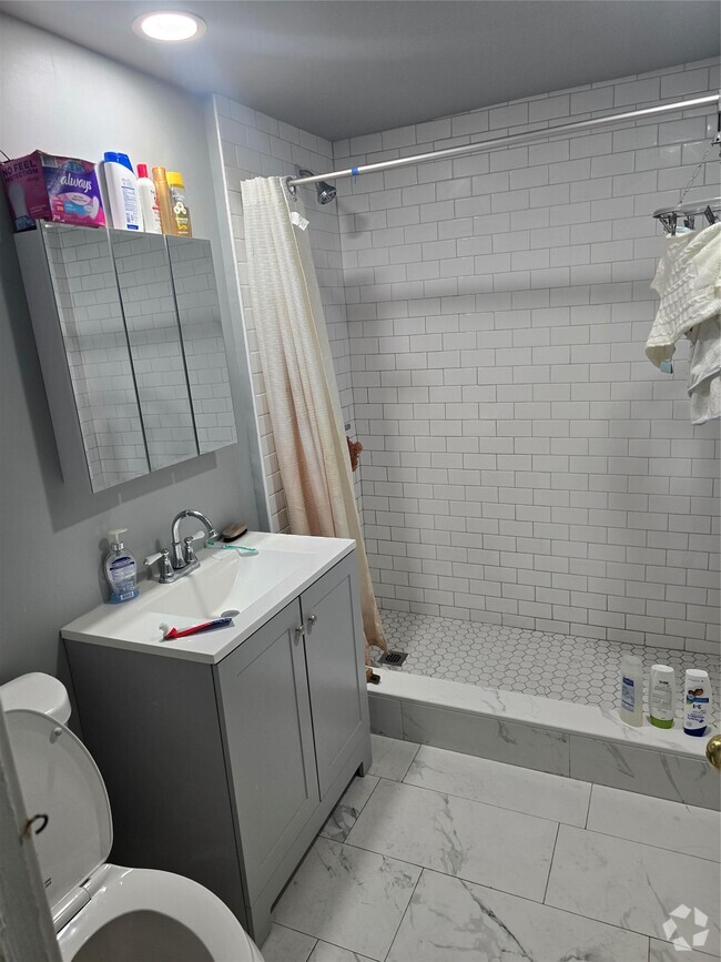 Building Photo - 1337 Bushwick Ave Unit 2nd floor Rental